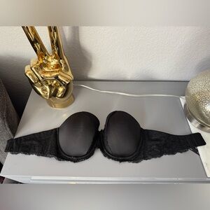 Victoria's Secret 34DD Black Lace Strapless Bra W/ option halter removable strap